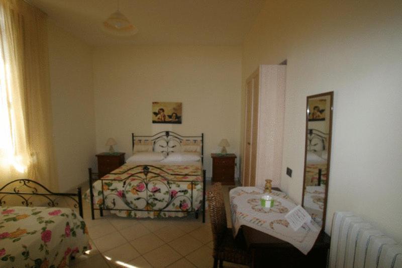 Tavernola - Locanda Di Campagna Battipaglia Habitación foto